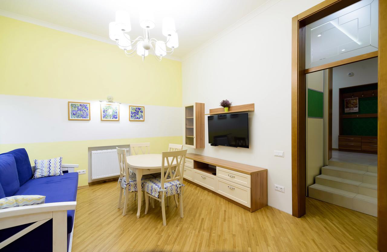 Vip Апартаменти Ван Гог На Площі Ринок Lviv Eksteriør billede
